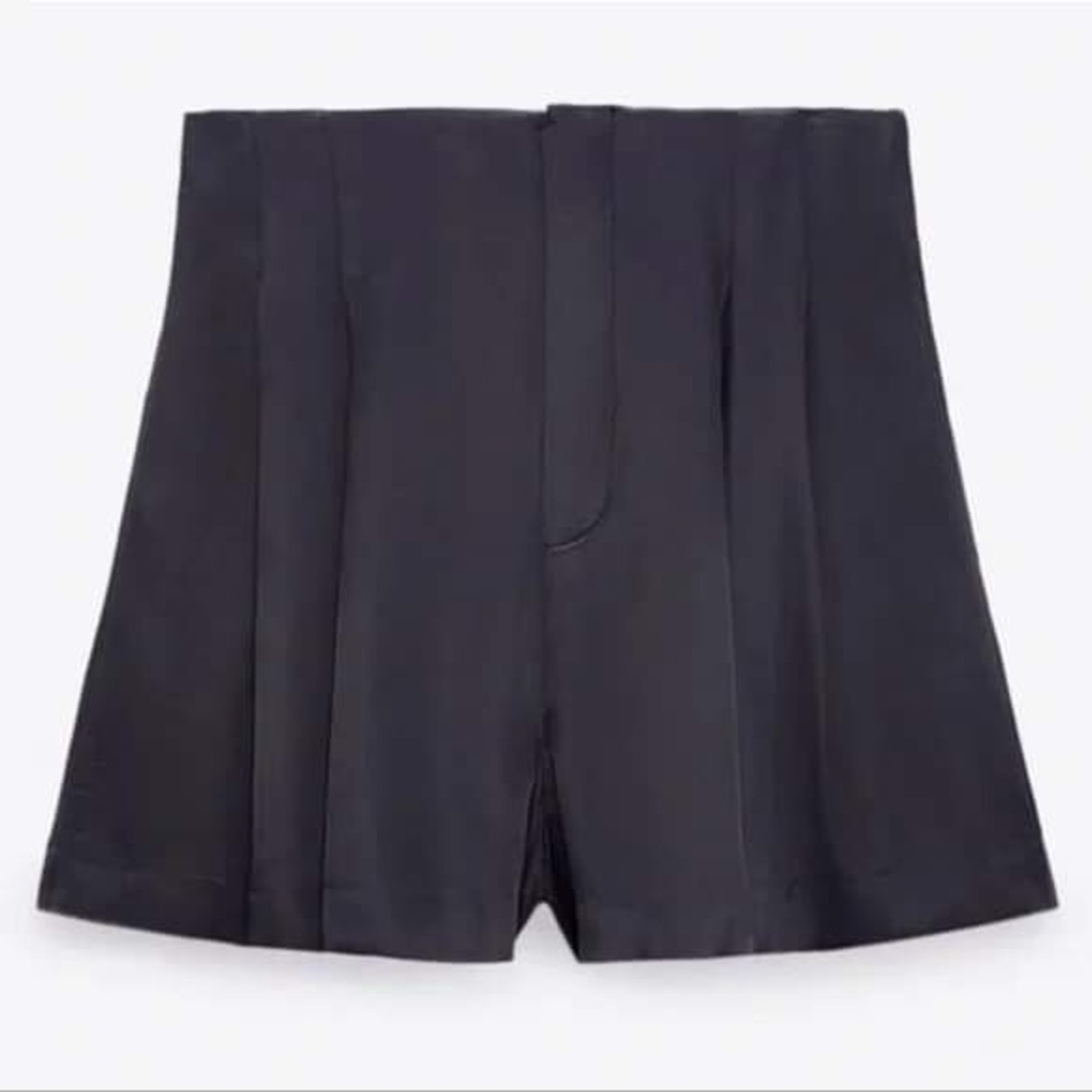 ❤️‍🔥SATIN EFFECT PLEATED SHORTS - BLUISH